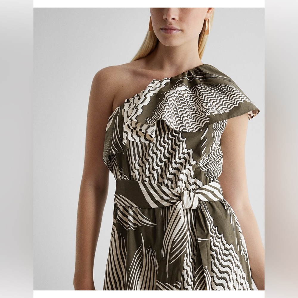 Express Olive and White One-Shoulder Maxi Dress - Picture 10 of 16